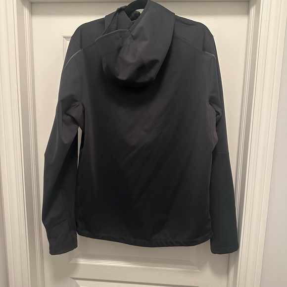 Lululemon Jacket Medium Weight- water repellant - Picture 5 of 5